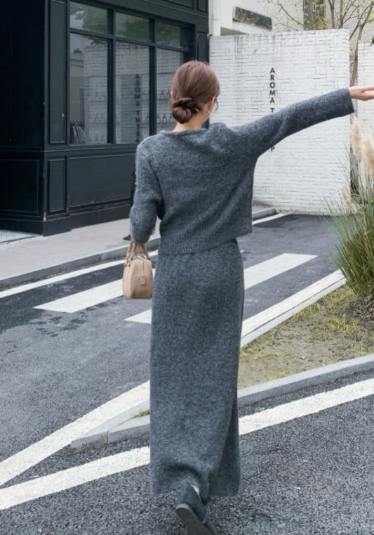 灰色毛衣裙套裝