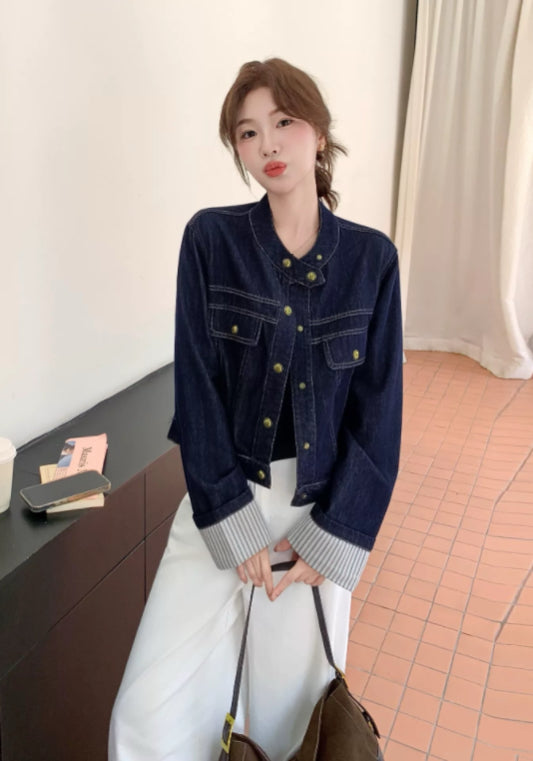 深藍色牛仔外套