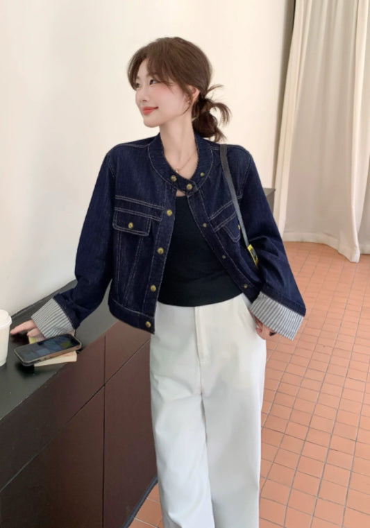 深藍色牛仔外套