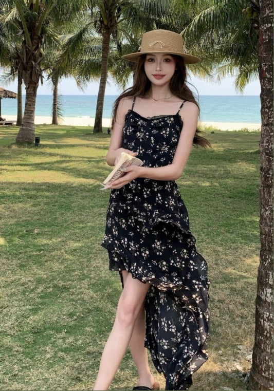 黑色碎花吊帶裙
