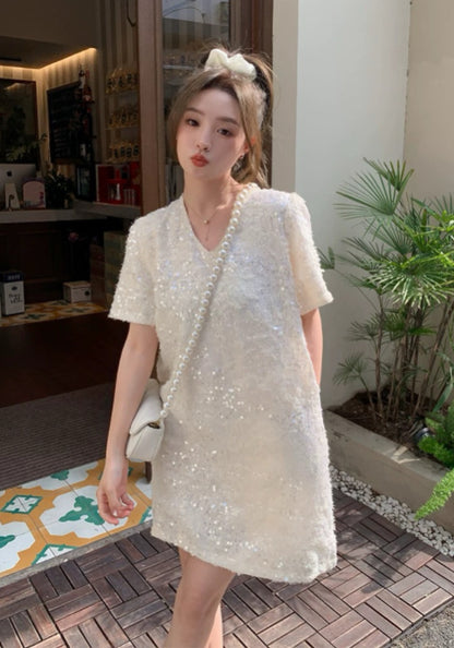 白色亮片裙