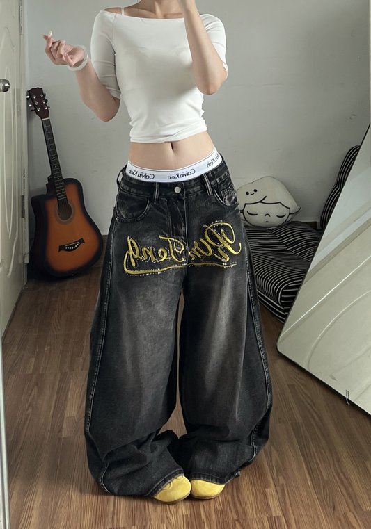 街頭風重工燙鑽刺繡牛仔褲 女夏高腰拖地長褲 字母＋彎刀圖案超靚